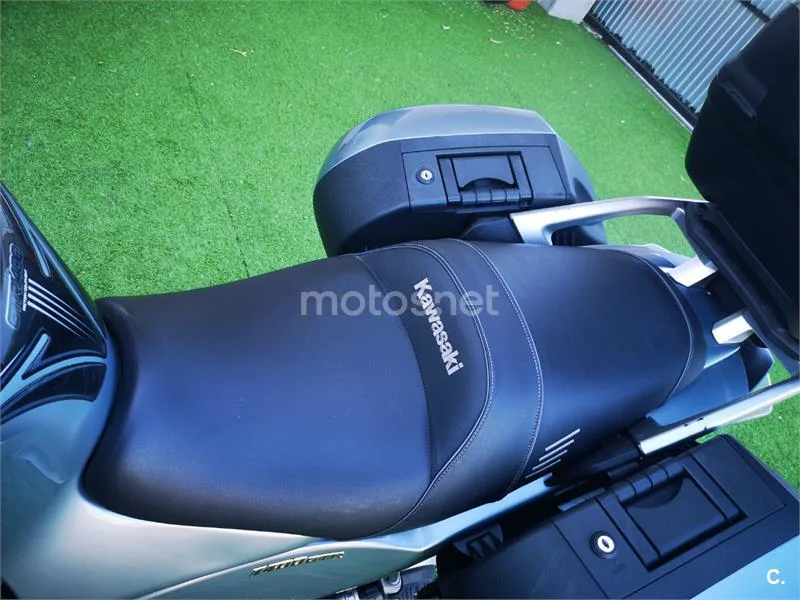 Kawasaki GTR 1400 – Vista 9