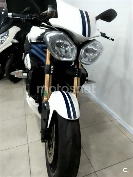 Triumph Speed Triple – Vista 3