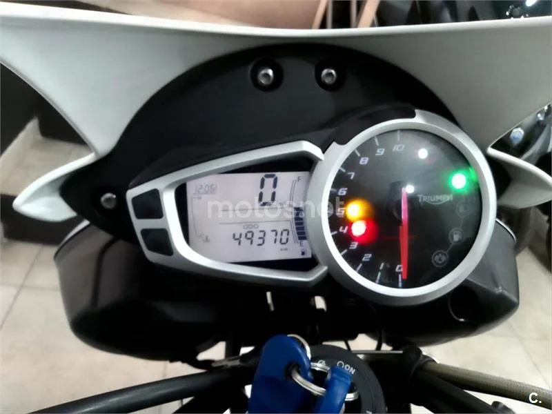 Triumph Speed Triple – Vista 8