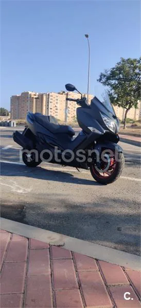 Suzuki Burgman 400 – Vista 18