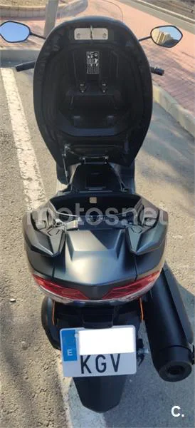 Suzuki Burgman 400 – Vista 4