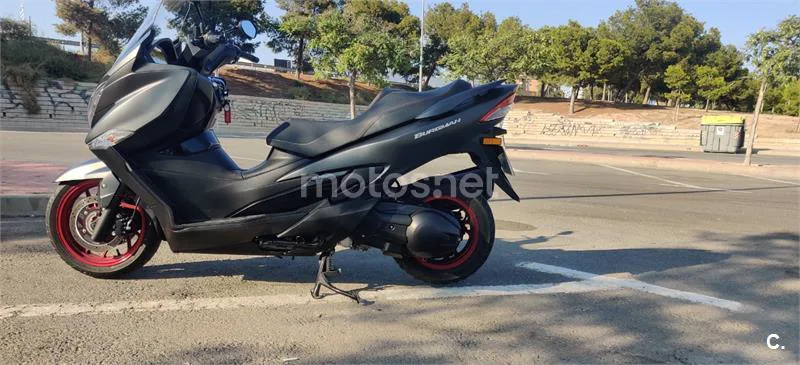 Suzuki Burgman 400 – Vista 8