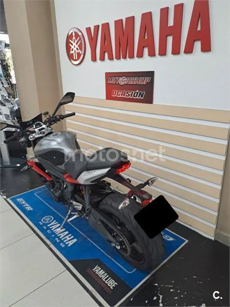 Triumph Street Triple 675 R - Vista 3