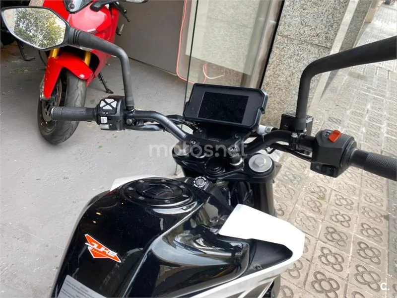 KTM 125 – Vista 5