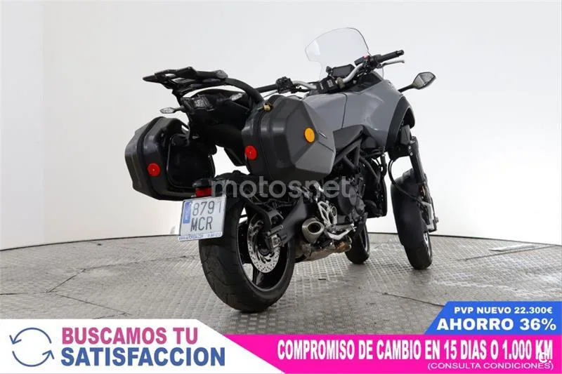 Yamaha Niken – Vista 7