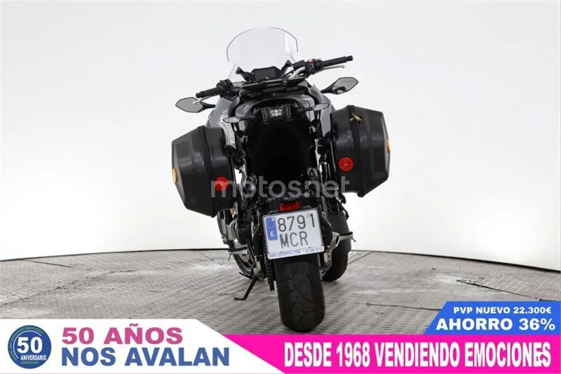 Yamaha Niken – Vista 9