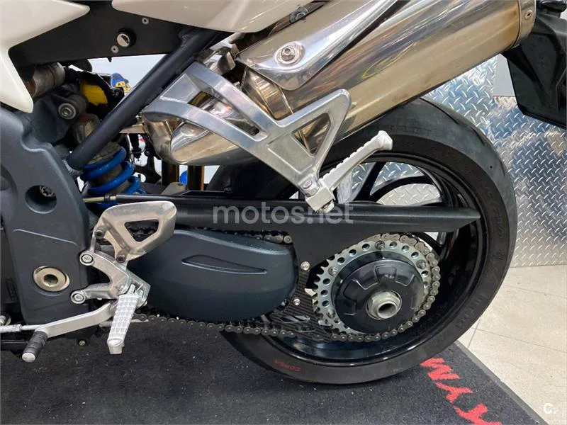 Triumph Speed Triple – Vista 5