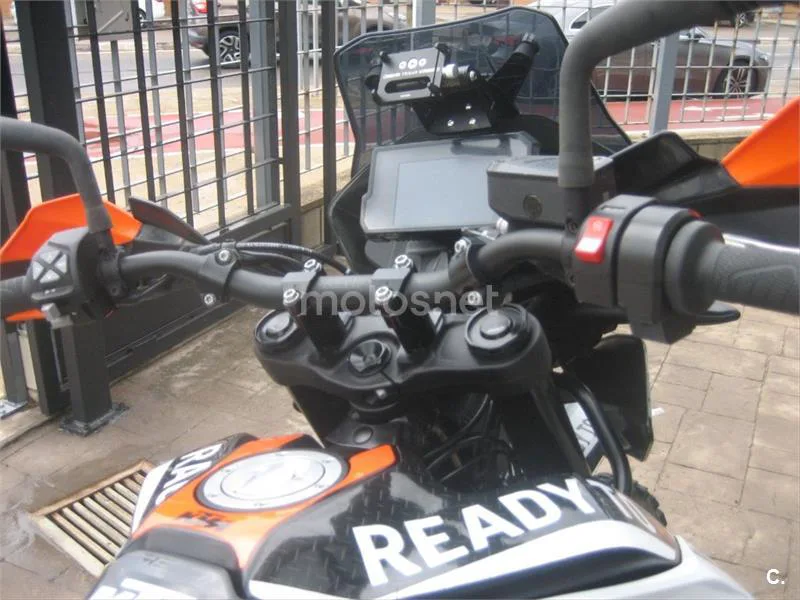 KTM 790 – Vista 17