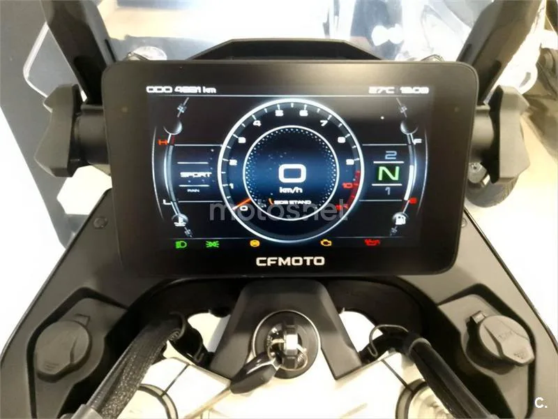 CFMOTO 800MT – Vista 9
