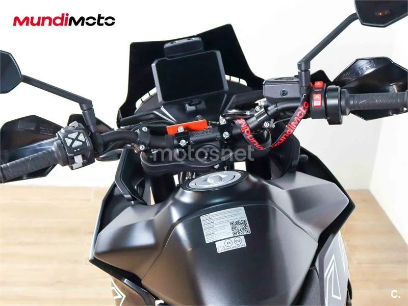 KTM 890 – Vista 11