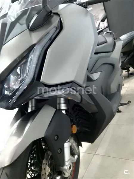 Kymco AK 550 – Vista 5