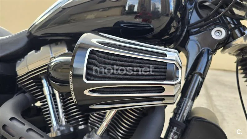 Harley-Davidson Dyna Fat Bob – Vista 6