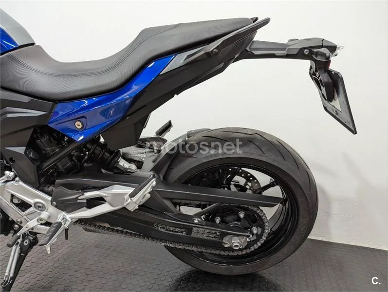 BMW F 900 R – Vista 4
