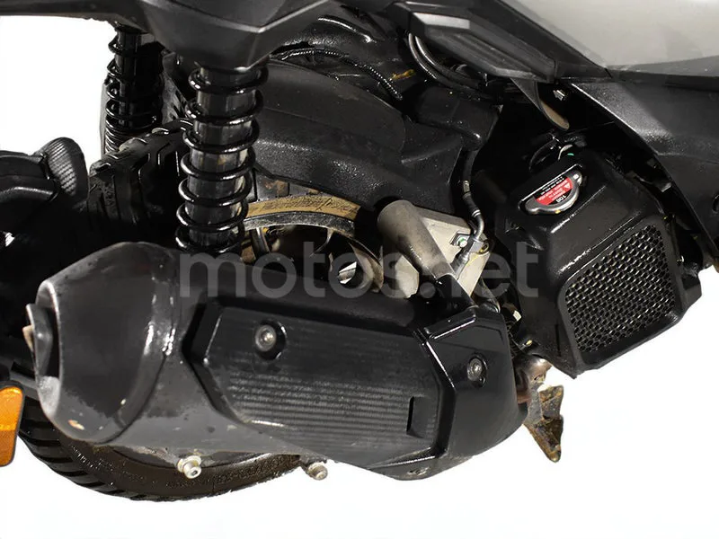 Aprilia SR GT 125 - Vista 5