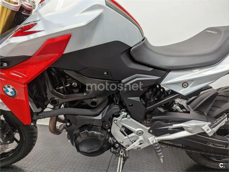 BMW F 900 R – Vista 3