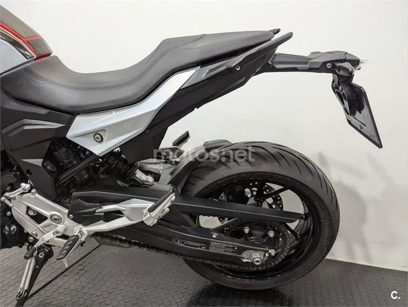 BMW F 900 R – Vista 4