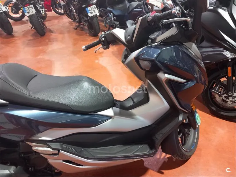 Honda Forza – Vista 8