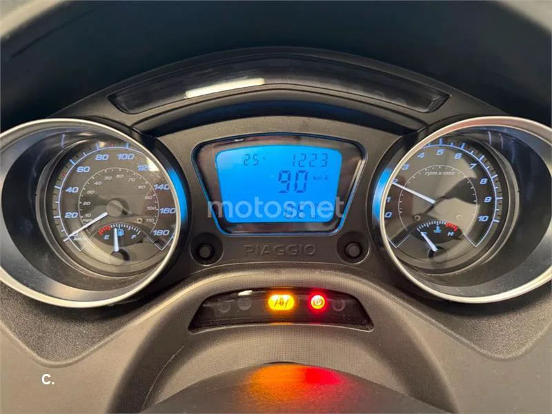 Piaggio MP3 – Vista 4