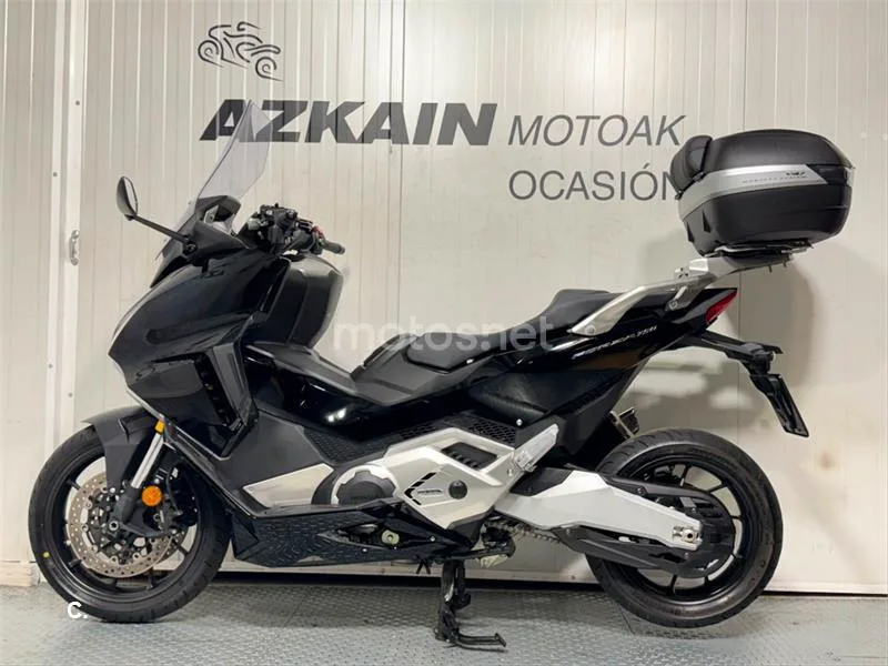 Honda Forza 750 – Vista 3