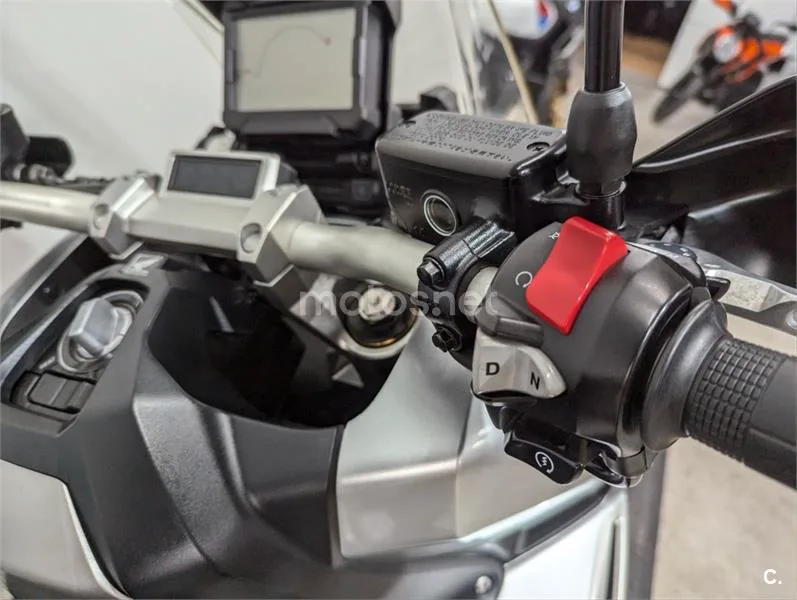 Honda X-ADV – Vista 11