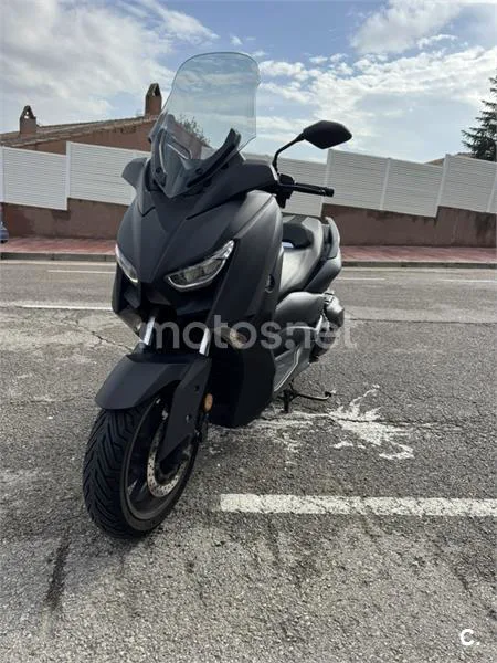 Yamaha XMAX 400 – Vista 11