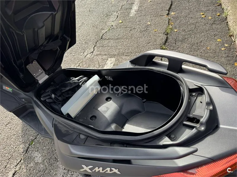 Yamaha XMAX 400 – Vista 7