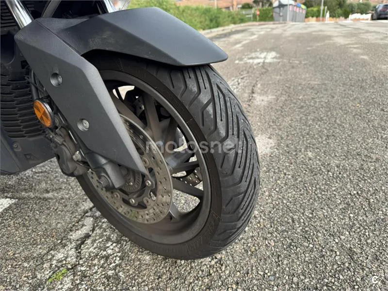 Yamaha XMAX 400 – Vista 8