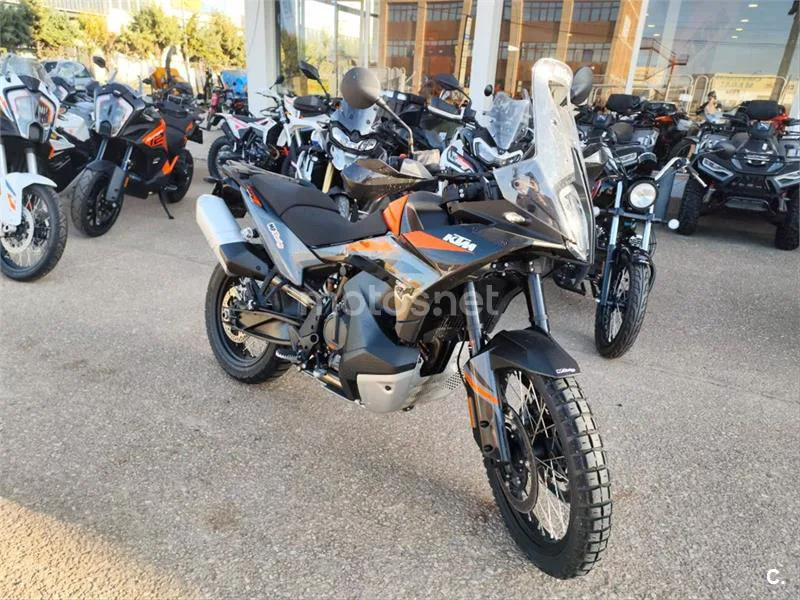 KTM 890 – Vista 3