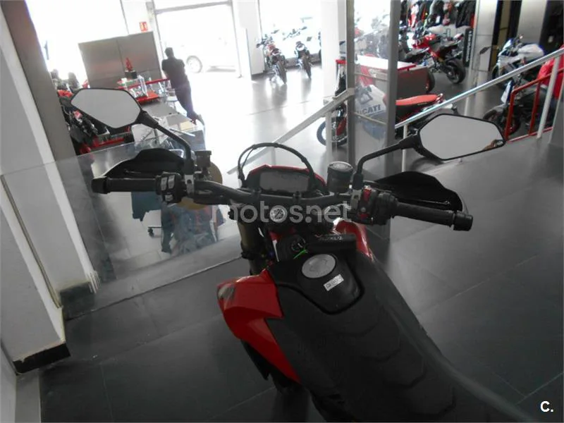 Ducati Hypermotard 698 Mono – Vista 5