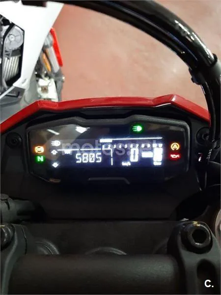 Ducati Hypermotard 698 Mono – Vista 6