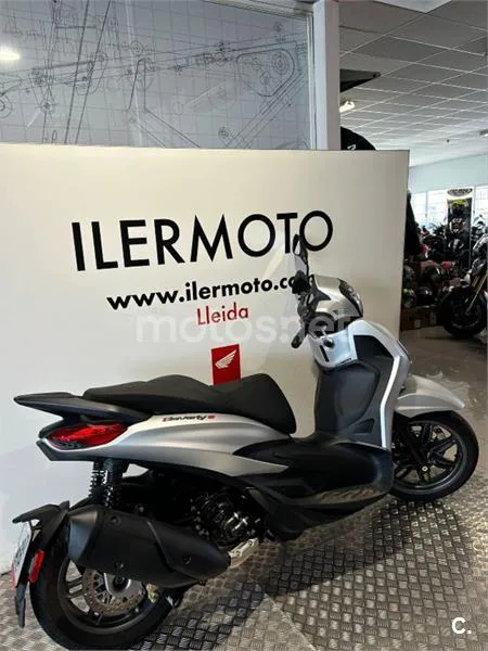 Piaggio Beverly – Vista 3