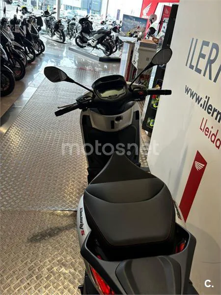 Piaggio Beverly – Vista 5