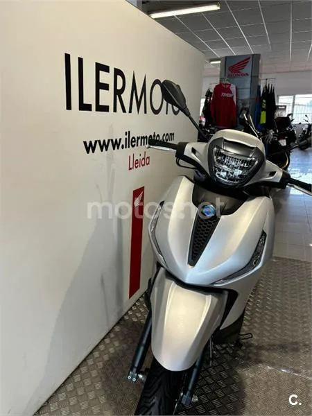 Piaggio Beverly – Vista 10