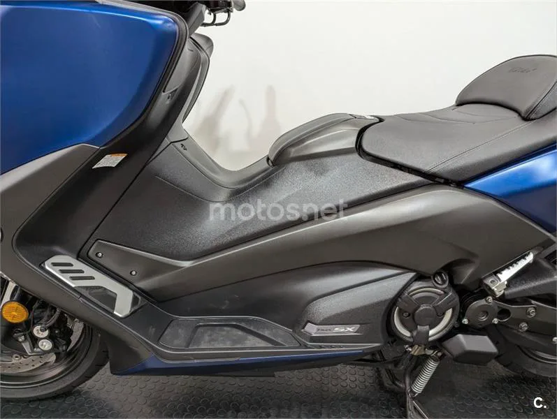 Yamaha TMAX – Vista 3
