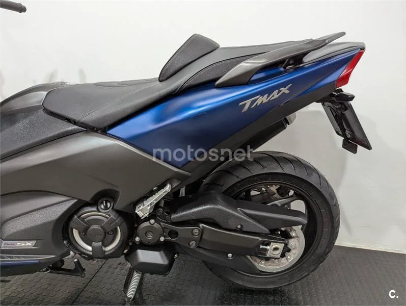 Yamaha TMAX – Vista 4