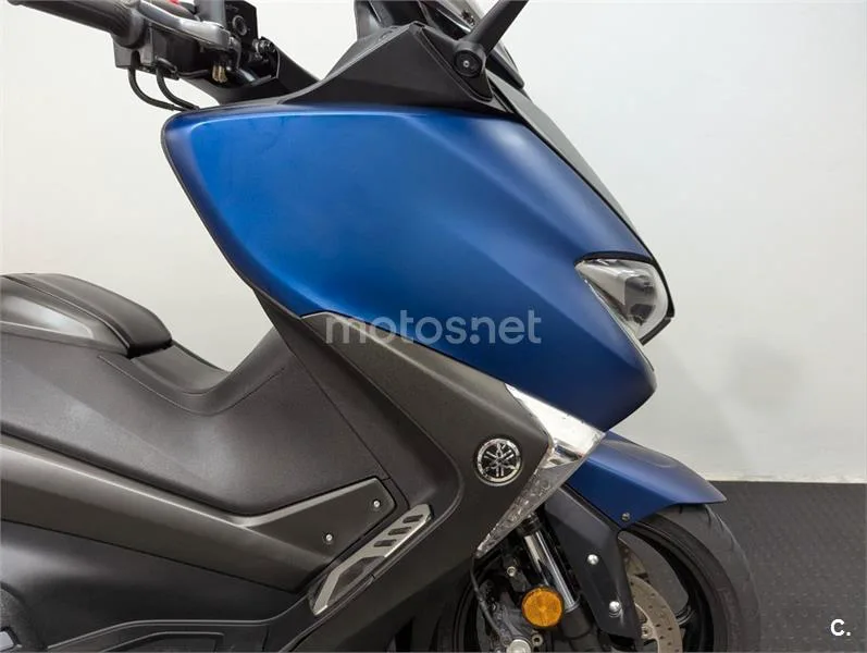 Yamaha TMAX – Vista 6