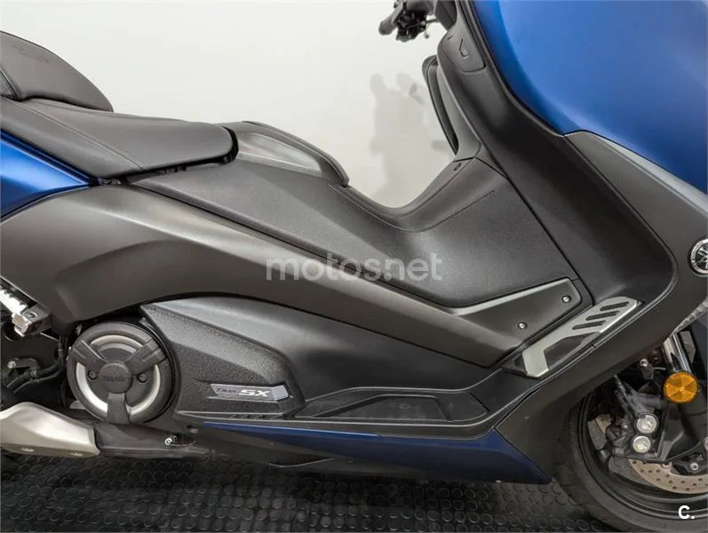 Yamaha TMAX – Vista 7