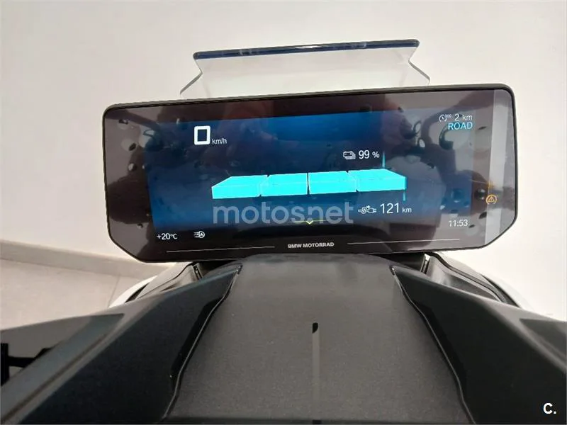 BMW CE 04 – Vista 6
