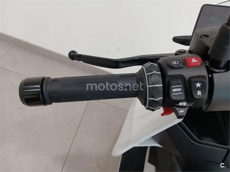 BMW CE 04 – Vista 8
