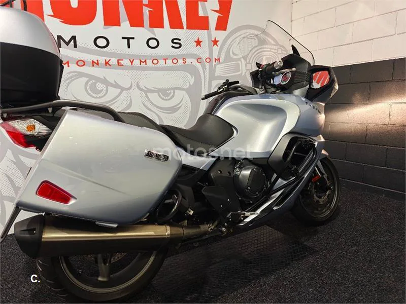 Triumph Trophy 1200 – Vista 3