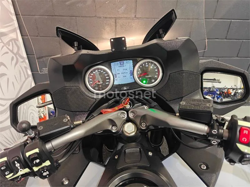 Triumph Trophy 1200 – Vista 7