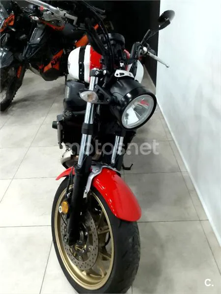 Yamaha XSR 700 – Vista 4