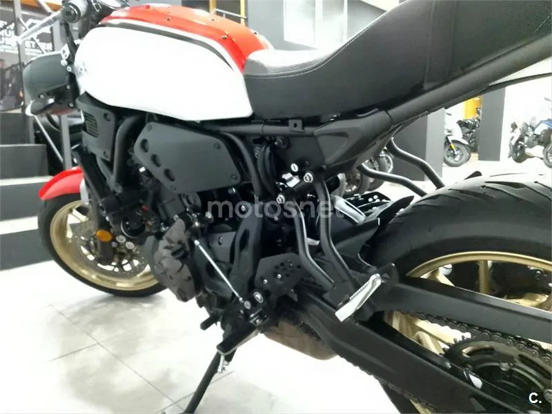 Yamaha XSR 700 – Vista 6