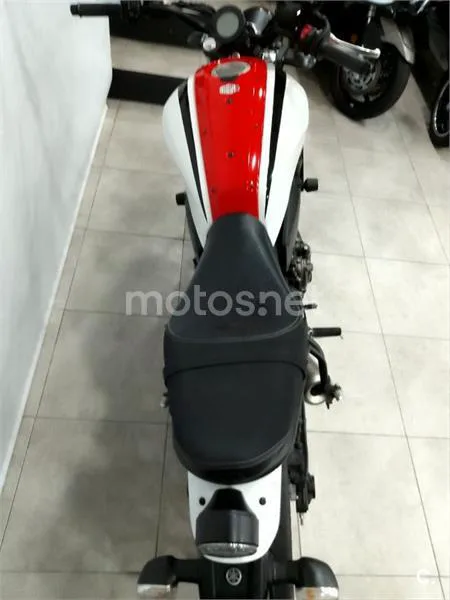 Yamaha XSR 700 – Vista 7