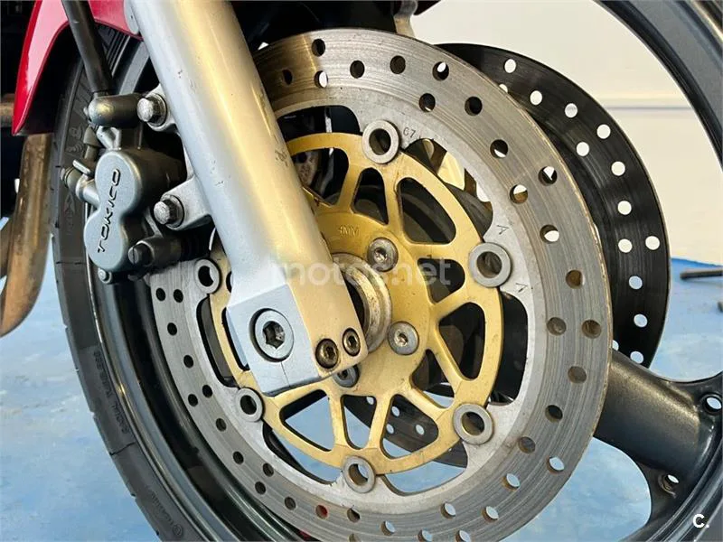 Kawasaki ZR-7S – Vista 13