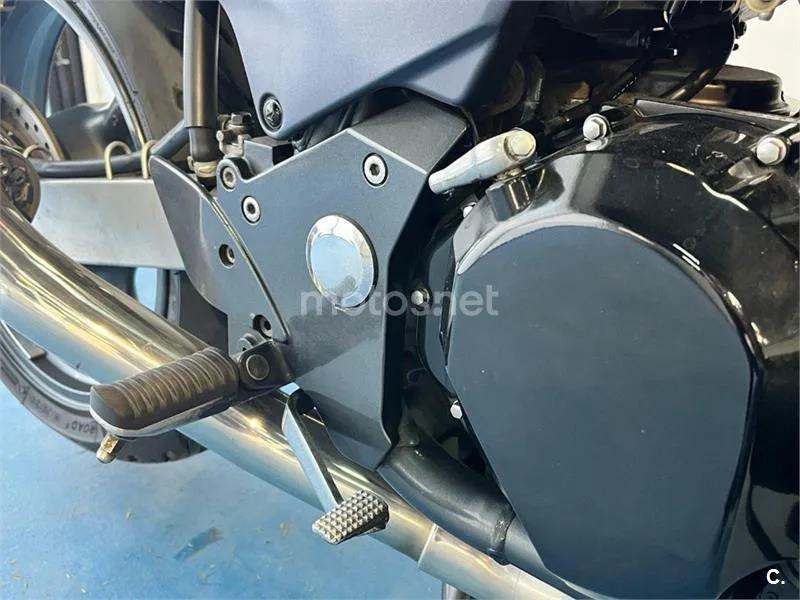 Kawasaki ZR-7S – Vista 16