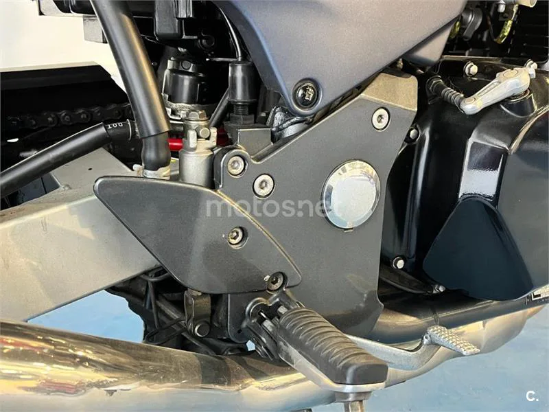 Kawasaki ZR-7S – Vista 19