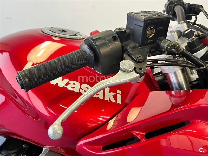 Kawasaki ZR-7S – Vista 25