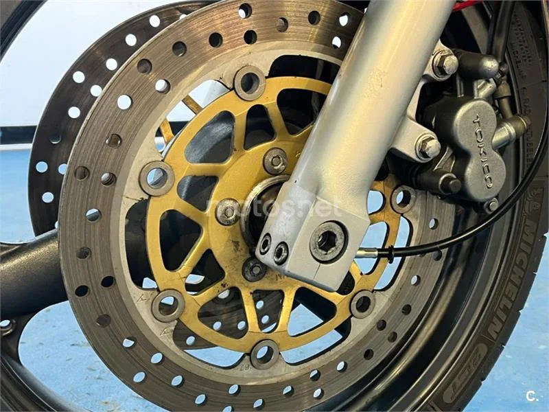 Kawasaki ZR-7S – Vista 31