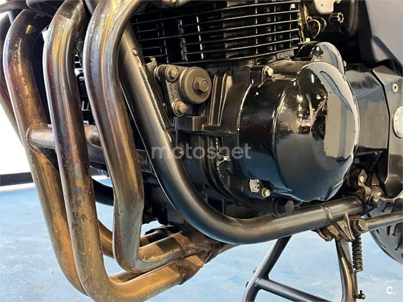 Kawasaki ZR-7S – Vista 37